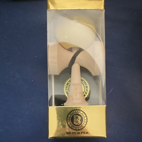 No Jumper Kendama Toy - Picture 1 of 1